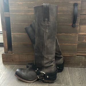 Freebird by Steven Timber Boots In black size 7
